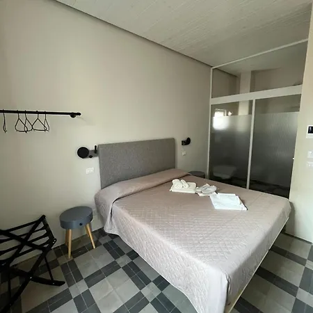 Lore Guest house *